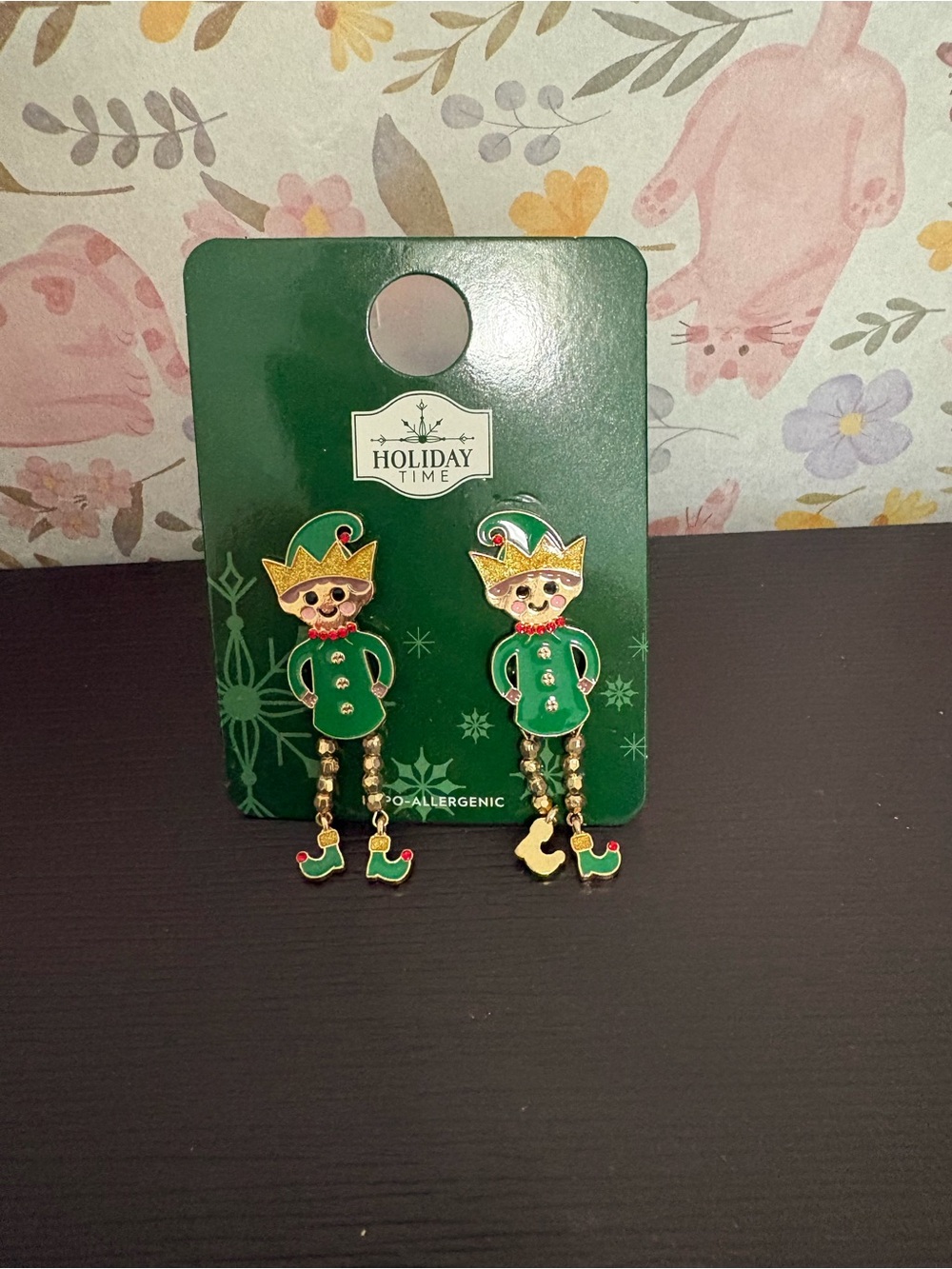 Holiday Time Festive gold tone Elf earrings. New.